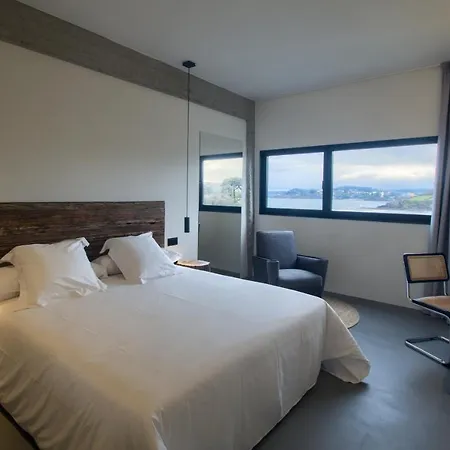 After Ξενοδοχείο Bastiagueiro